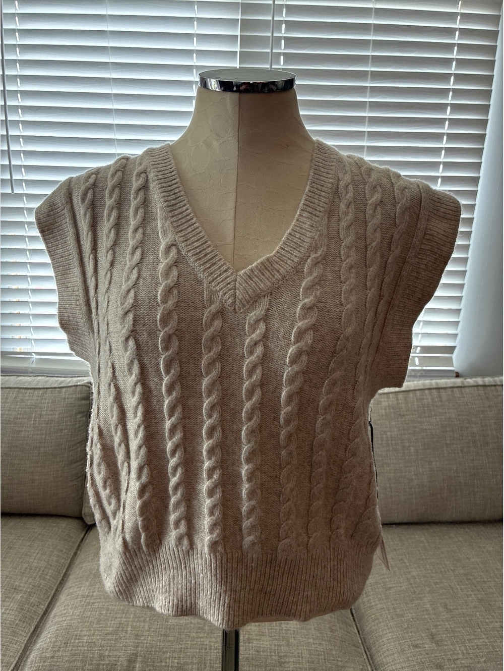 Cupcakes and Cashmere Tan Size Small Polyblend Sweater Vest